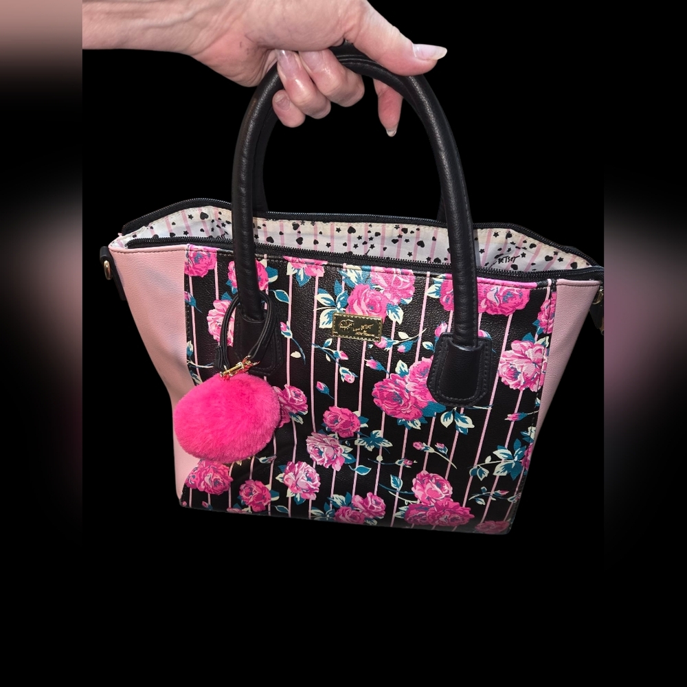 Adorable 12x12x6 Betsey Johnson Bag